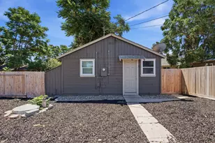 917 9th St, Turlock, CA 95380 - Photo 1