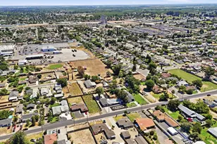 917 9th St, Turlock, CA 95380 - Photo 22