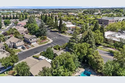 8334 Delta Sand Court, Elk Grove, CA 95758 - Photo 54