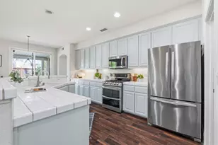 9445 Brookmont Ct, Elk Grove, CA 95624 - Photo 14