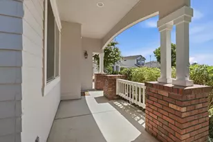 9445 Brookmont Ct, Elk Grove, CA 95624 - Photo 4