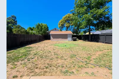 4759 Baker Avenue, Sacramento, CA 95820 - Photo 18