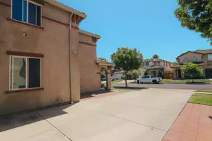 689 Stage Coach Dr, Lathrop, CA 95330 - Photo 4