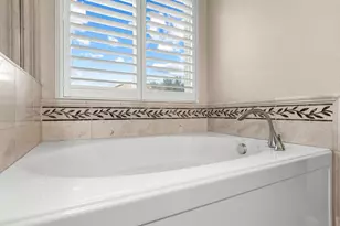 15939 Crescent Park Cir, Lathrop, CA 95330 - Photo 32