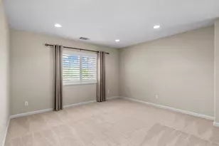 15939 Crescent Park Cir, Lathrop, CA 95330 - Photo 20