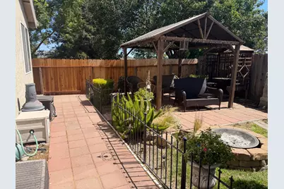 304 Peachcrest Court, Oakdale, CA 95361 - Photo 22