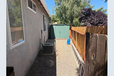 304 Peachcrest Court, Oakdale, CA 95361 - Photo 24