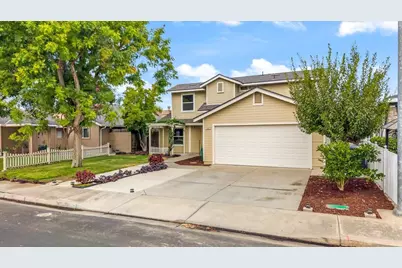 2061 Royal Wood Lane, Turlock, CA 95380 - Photo 2