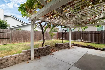 2061 Royal Wood Lane, Turlock, CA 95380 - Photo 42