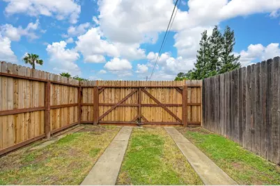 8894 Sharkey Avenue, Elk Grove, CA 95624 - Photo 28