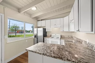 2605 Albatross Way, Sacramento, CA 95815 - Photo 18