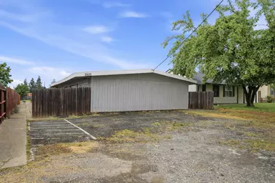 2605 Albatross Way, Sacramento, CA 95815 - Photo 2