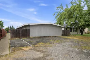 2605 Albatross Wy, Sacramento, CA 95815 - Photo 2