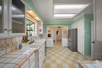 1002 Sycamore Avenue, Modesto, CA 95350 - Photo 2
