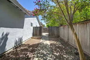 6710 Steamboat Way, Sacramento, CA 95831 - Photo 20