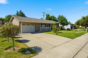 610 E Robinhood Dr, Stockton, CA 95207 - Photo 2