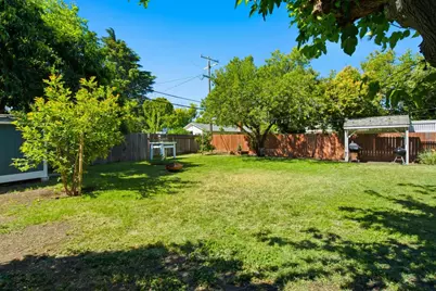 610 E Robinhood Drive, Stockton, CA 95207 - Photo 32