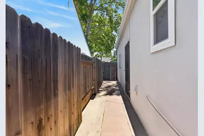 4007 Colonial Way, Sacramento, CA 95817 - Photo 44