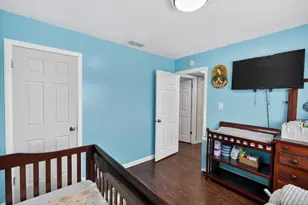 4960 Bradford Dr, Sacramento, CA 95820 - Photo 22