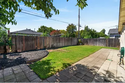 4960 Bradford Drive, Sacramento, CA 95820 - Photo 40