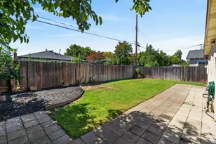 4960 Bradford Dr, Sacramento, CA 95820 - Photo 40