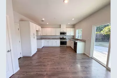 8224 Kossum Way, Elk Grove, CA 95624 - Photo 2