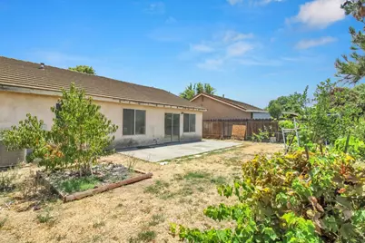 1925 Central Park Way, Ceres, CA 95351 - Photo 8