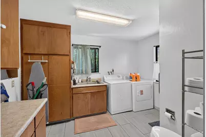 2032 Bowling Green Drive, Sacramento, CA 95825 - Photo 18