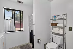 2032 Bowling Green Dr, Sacramento, CA 95825 - Photo 16