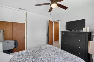 2032 Bowling Green Dr, Sacramento, CA 95825 - Photo 14