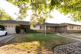 221 N Western Ave, Waterford, CA 95386 - Photo 1