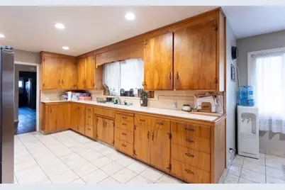 221 N Western Avenue, Waterford, CA 95386 - Photo 6