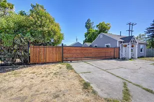 2820 Fruitridge Rd, Sacramento, CA 95820 - Photo 4