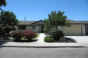 1033 Madison Ave, Los Banos, CA 93635 - Photo 2
