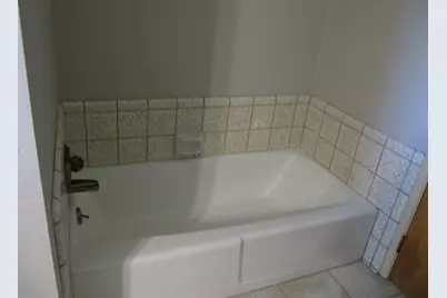 1033 Madison Avenue, Los Banos, CA 93635 - Photo 18