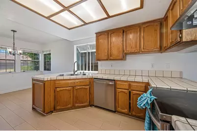 8652 Nash Way, Sacramento, CA 95828 - Photo 12