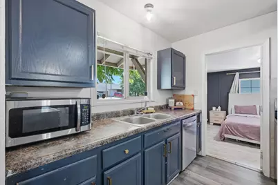7109 Delhaven Way, North Highlands, CA 95660 - Photo 18