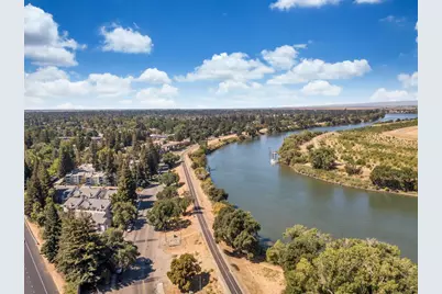5720 Riverside Boulevard, Sacramento, CA 95822 - Photo 2