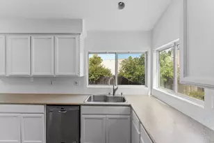 16 Graywood Ct, Sacramento, CA 95823 - Photo 12