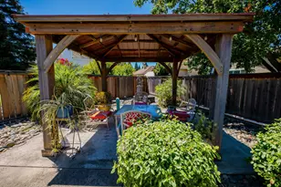 9564 Black Arabian Pl, Elk Grove, CA 95624 - Photo 38