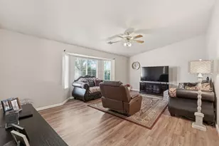 120 Arabian St, Coalinga, CA 93210 - Photo 6