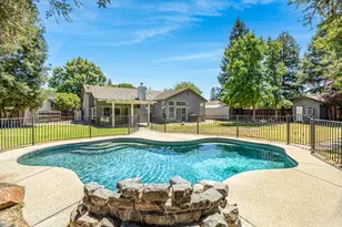 9282 Dever Cir, Elk Grove, CA 95624 - Photo 2
