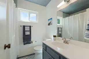 9470 Mira Del Rio Dr, Sacramento, CA 95827 - Photo 22