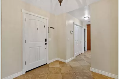 2175 Beechwood Court, Hanford, CA 93230 - Photo 8