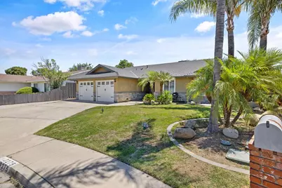 2175 Beechwood Court, Hanford, CA 93230 - Photo 4