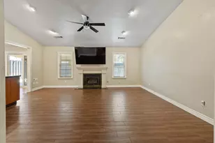 2175 Beechwood Ct, Hanford, CA 93230 - Photo 10