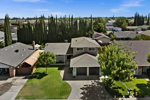 864 Siskiyou Ln, Manteca, CA 95336 - Photo 2