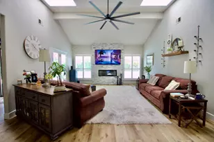 912 Bogarin Ln, Ripon, CA 95366 - Photo 2
