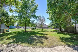 9271 Elk Grove Blvd, Elk Grove, CA 95624 - Photo 56