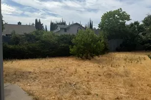 8107 Darien Cir, Sacramento, CA 95828 - Photo 32